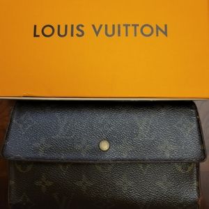 Louis Vuitton  Porterville International